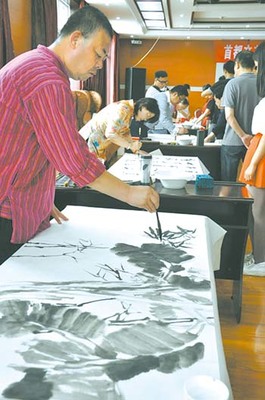 首都藝術(shù)家再赴南水北調(diào)庫區(qū)開展文化交流活動(dòng)
