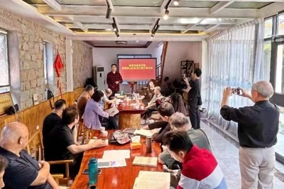 泰安市文化和旅游局 文旅動態 泰安市文化藝術創作研習交流活動在徂徠山舉行-瞻仰革命遺跡,研討文藝創作